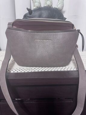 Poppy & Peonies - The Sidekick - Mocha Mousse